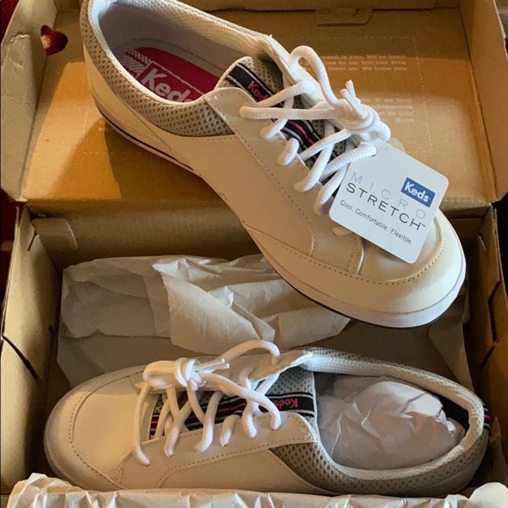 🦋women micro stretch sneakers BRAND NEW!🦋